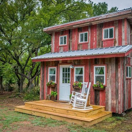 Cozy Cabin Little Red Hen 12 Min To Magnolia Waco Extérieur photo